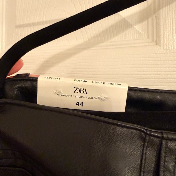 Zara Black Relaxed Fit Pants - Picture 3 of 4